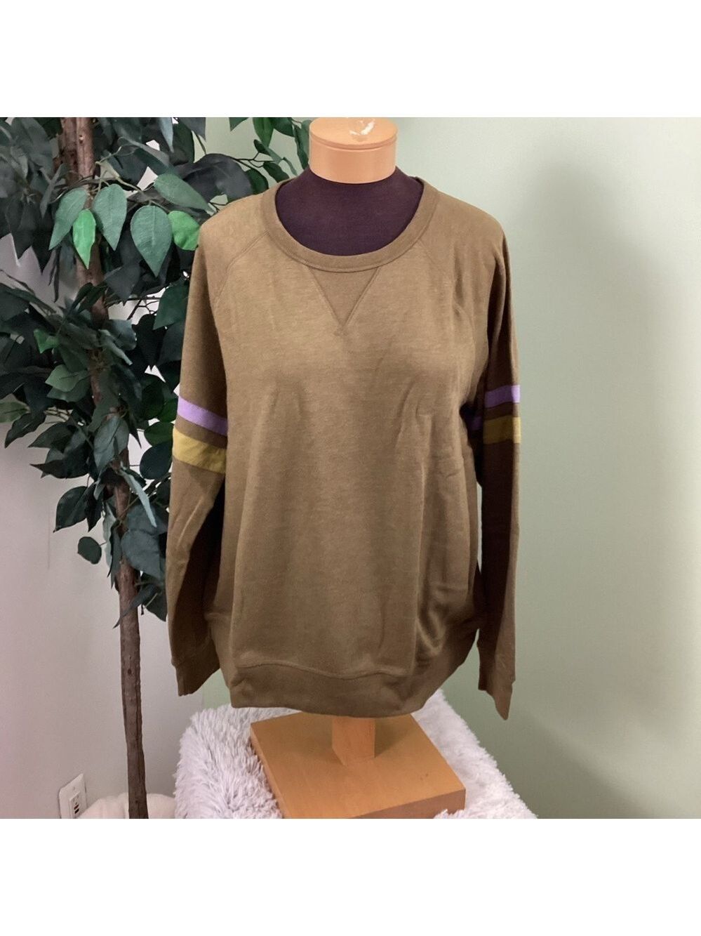SONOMA Goods for Life XXL Olive sweatshirt with purple and gold stripes